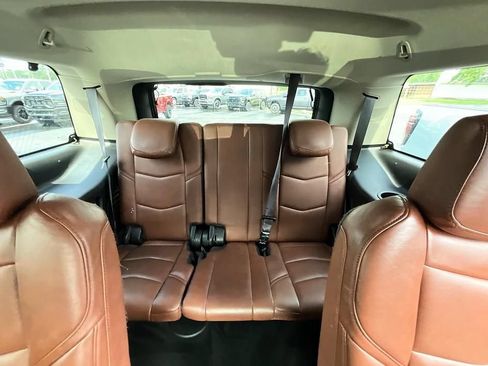 Used 2017 Cadillac Escalade Luxury AWD/4WD image 38