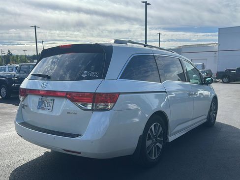 Used 2016 Honda Odyssey Touring Elite image 3