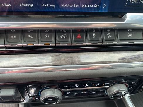 Used 2023 Chevrolet Silverado 1500 LTZ image 21