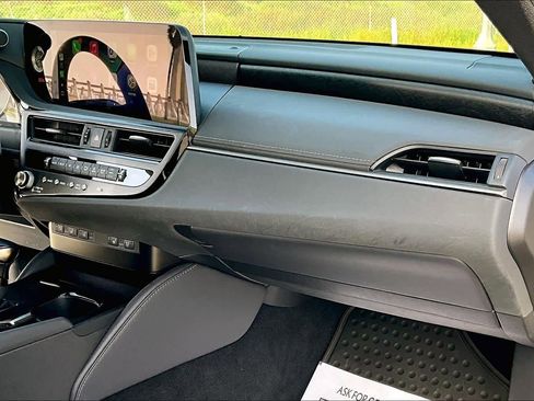 Used 2024 Lexus ES 300h w/ Premium Package image 19