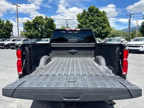 Used 2024 Chevrolet Silverado 2500 LTZ w/ LTZ Convenience Package AWD/4WD image 13