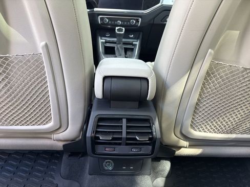 Used 2020 Audi Q3 2.0T Premium w/ Convenience Package image 24
