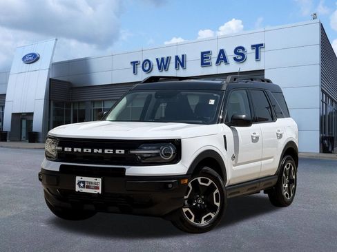 Certified 2024 Ford Bronco Sport Outer Banks AWD/4WD image 1