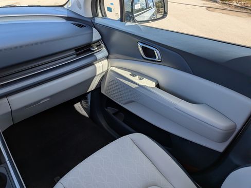New 2026 Kia Carnival EX FWD image 23