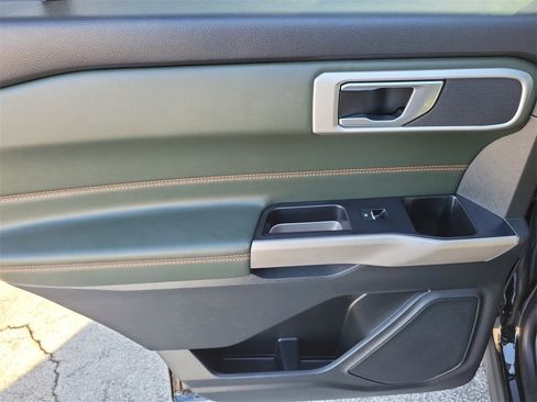 Used 2022 Ford Explorer Timberline image 9