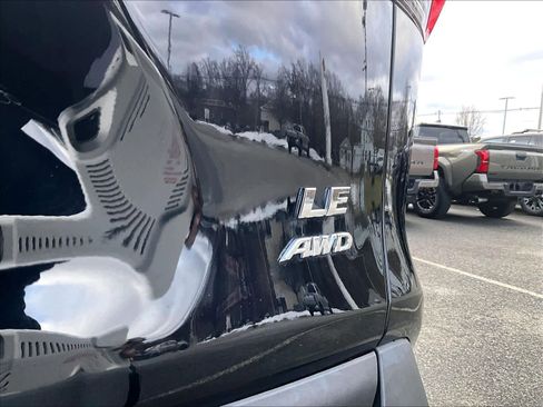 Used 2022 Toyota RAV4 LE image 29