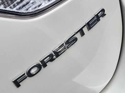 Used 2019 Subaru Forester Premium image 11