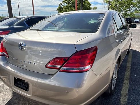 Used 2005 Toyota Avalon Limited FWD image 4