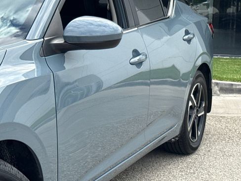 Used 2025 Nissan Sentra SV FWD image 4