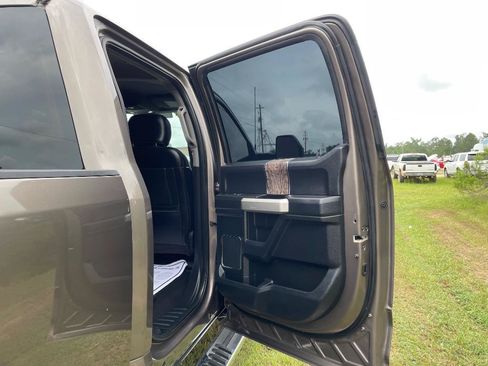 Used 2019 Ford F250 Lariat w/ Chrome Package AWD/4WD image 14