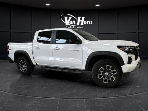 Used 2024 Chevrolet Colorado Z71 w/ Z71 Convenience Package 2 image 43