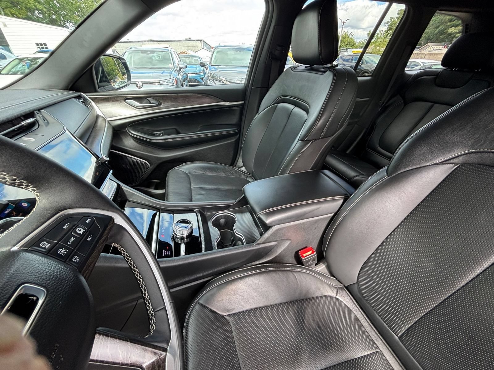 Used 2026 Jeep Grand Cherokee Limited AWD/4WD image 28