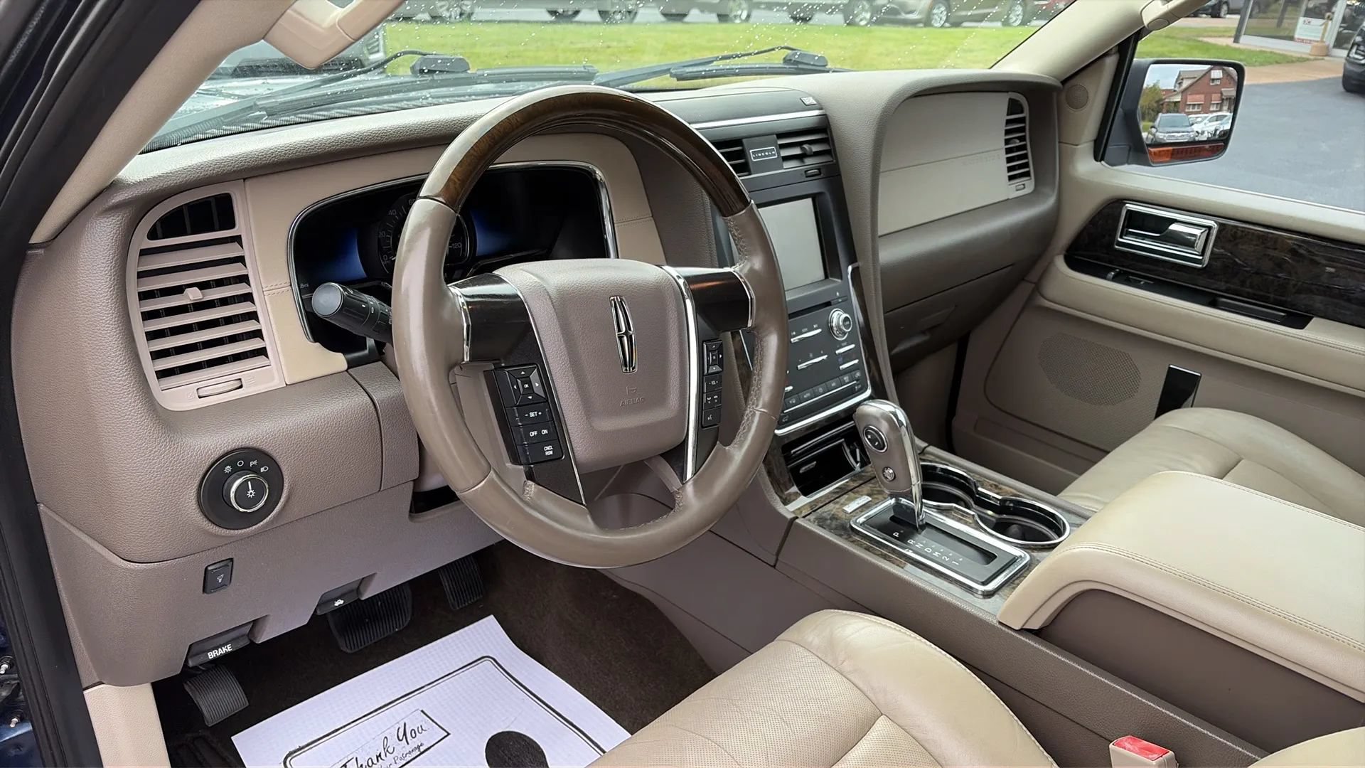 Used 2015 Lincoln Navigator 2WD image 10