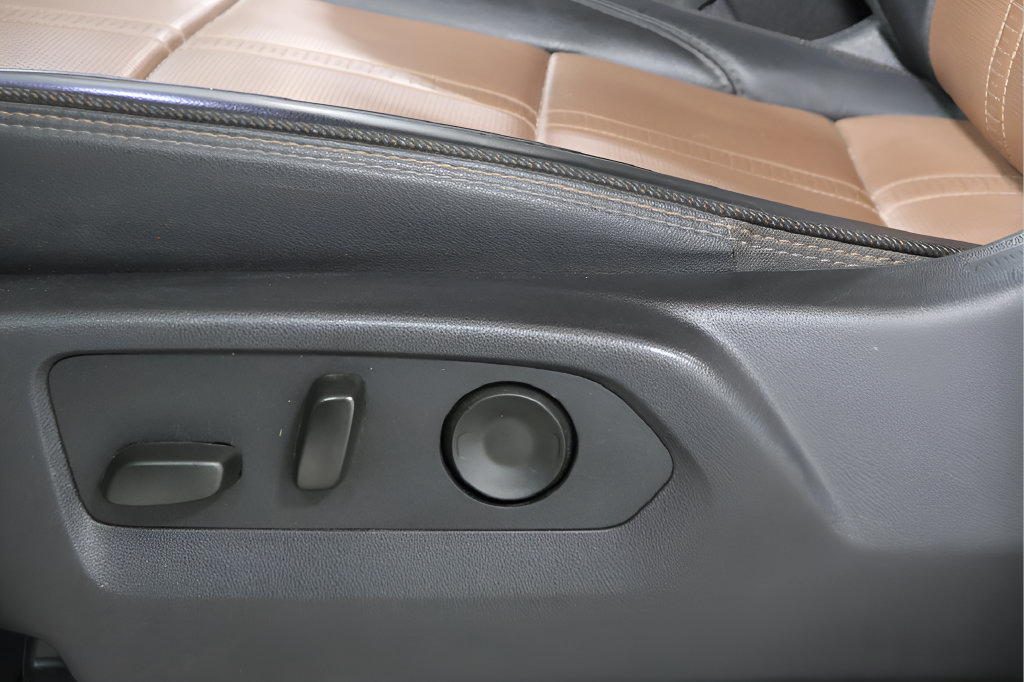 Used 2025 Chevrolet Silverado 3500 High Country w/ High Country Premium Package AWD/4WD image 20