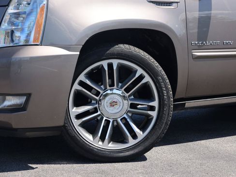 Used 2012 Cadillac Escalade ESV Premium AWD/4WD image 28