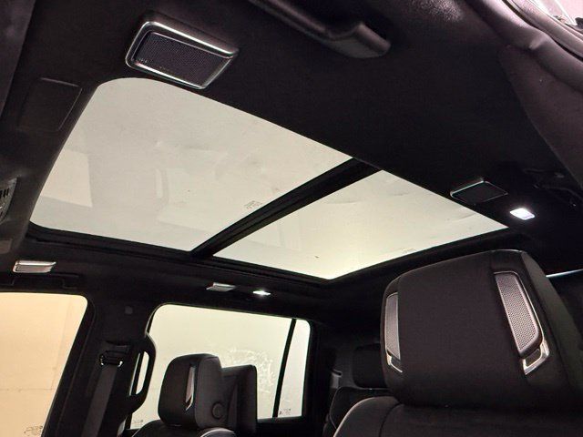 Used 2024 Cadillac Escalade ESV V AWD/4WD image 24