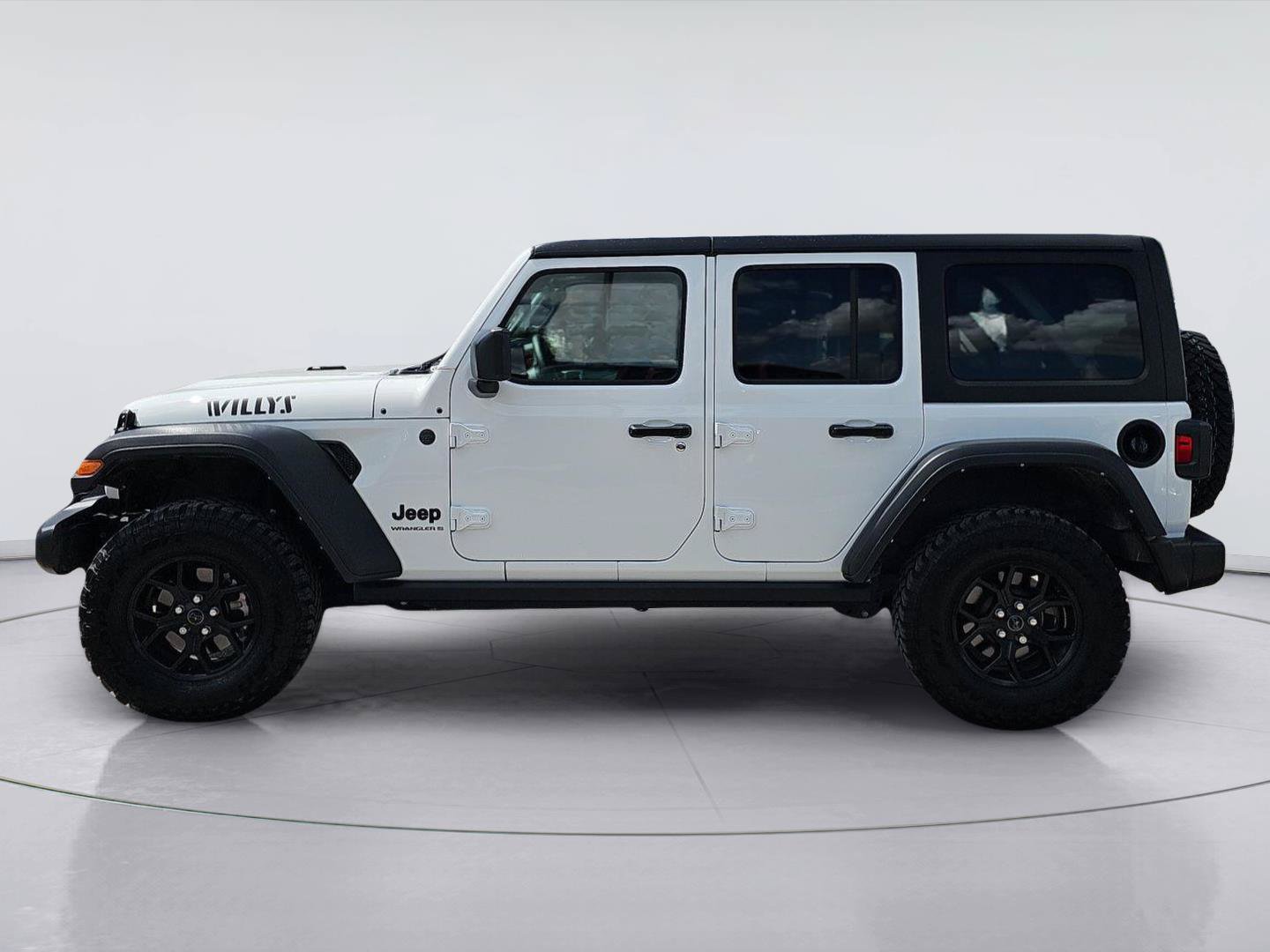 Used 2025 Jeep Wrangler Unlimited Sport AWD/4WD image 2