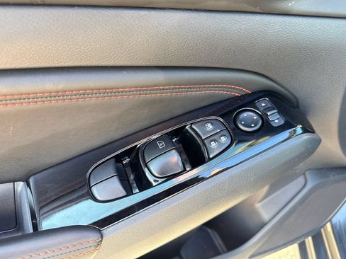 Used 2023 Nissan Altima 2.5 SR FWD image 11
