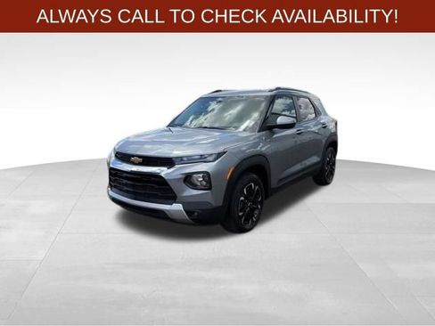 Used 2023 Chevrolet TrailBlazer LT w/ Sun and Liftgate Package AWD/4WD image 3