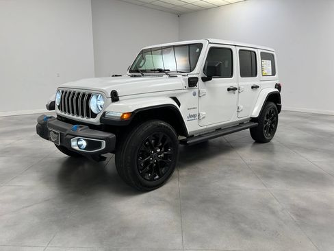 Used 2024 Jeep Wrangler Unlimited Sahara AWD/4WD image 4