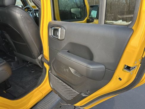 Used 2018 Jeep Wrangler Unlimited Sahara image 17