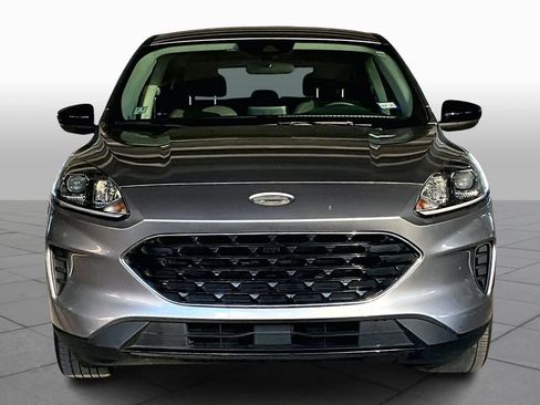 Used 2022 Ford Escape SE w/ SE Sport Appearance Package image 3