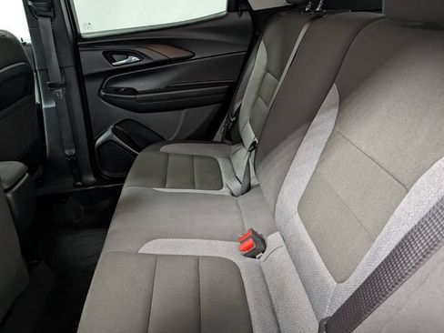 Used 2021 Chevrolet TrailBlazer LT FWD image 12
