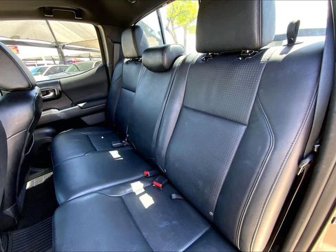 Used 2018 Toyota Tacoma TRD Sport image 20