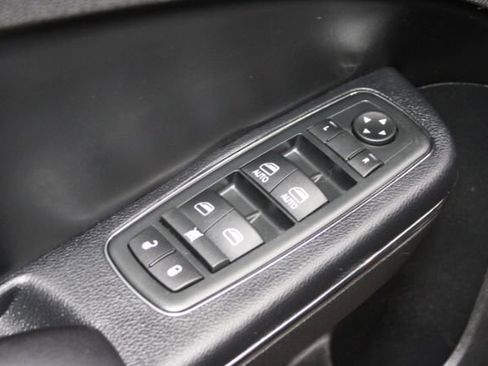 Used 2013 Dodge Charger SE image 9