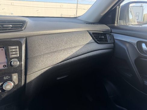 Used 2019 Nissan Rogue SV AWD/4WD image 22