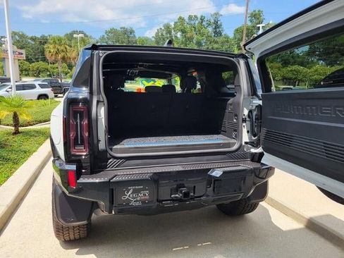 New 2025 GMC Hummer EV 3X w/ LPO, Illumination Package image 7