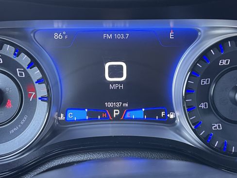 Used 2019 Chrysler 300 S image 38