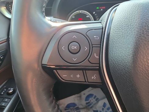 Used 2021 Toyota Venza XLE w/ Softex Package image 23