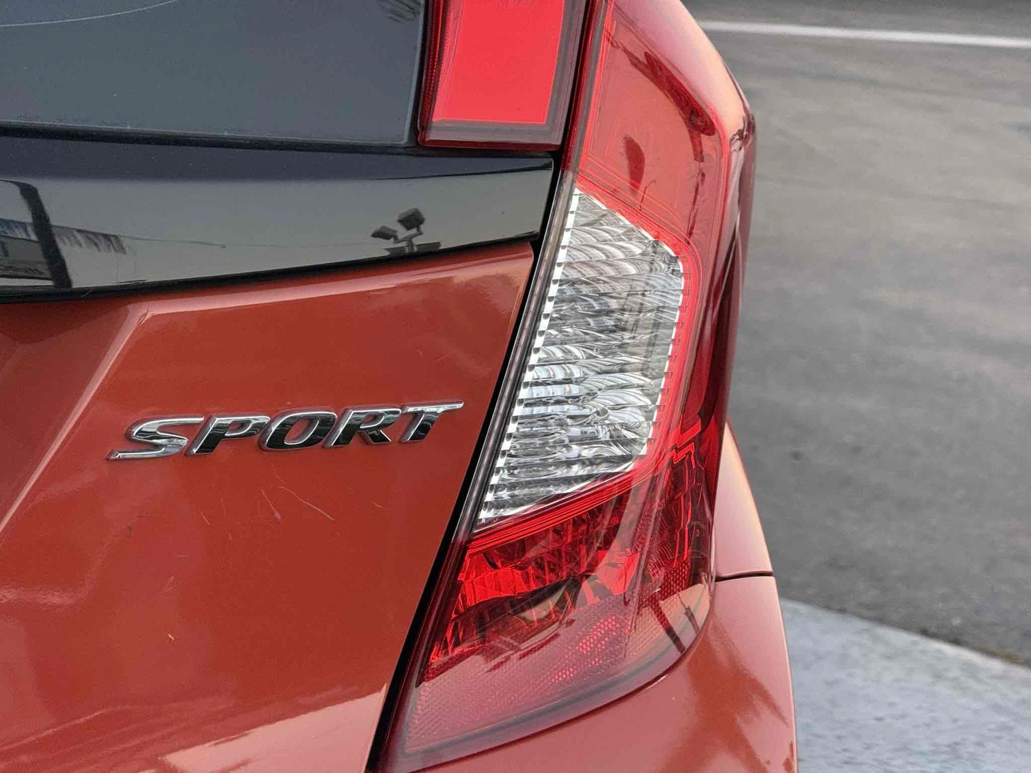 Used 2018 Honda Fit Sport image 33