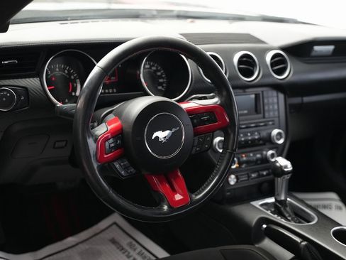 Used 2018 Ford Mustang Coupe image 33