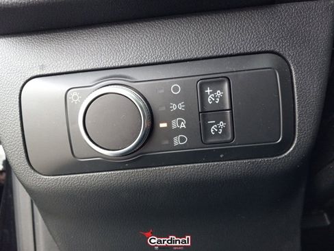 Used 2020 Ford Escape SE image 32