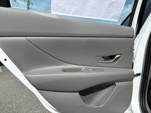 New 2026 Hyundai Elantra SE image 19