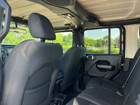 Used 2019 Jeep Wrangler Unlimited Sport S AWD/4WD image 29