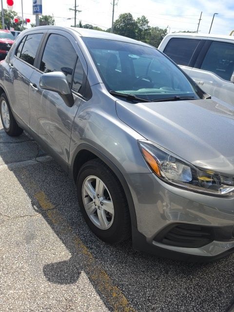 Used 2020 Chevrolet Trax LS FWD image 2