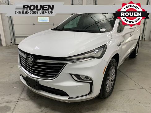 Used 2022 Buick Enclave Essence image 1