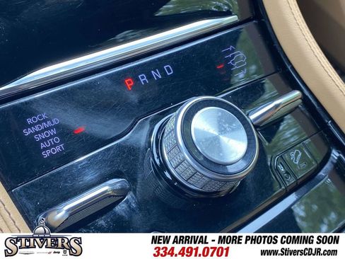 Used 2023 Jeep Grand Cherokee Summit AWD/4WD image 59