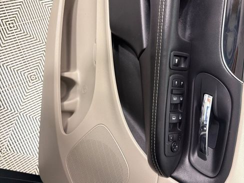 Used 2019 Dodge Grand Caravan SXT FWD image 7