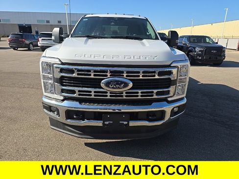 Used 2024 Ford F250 XLT AWD/4WD image 2