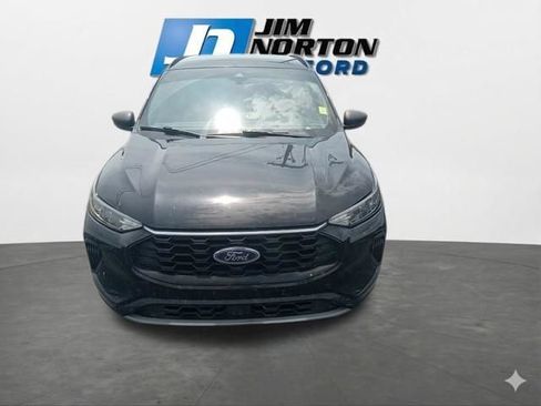 Used 2023 Ford Escape ST-Line w/ Tech Pack #1 AWD/4WD image 3