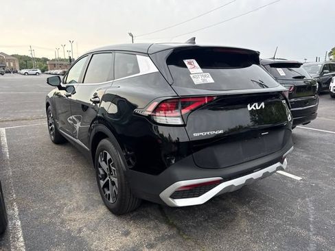 Used 2025 Kia Sportage EX FWD image 3