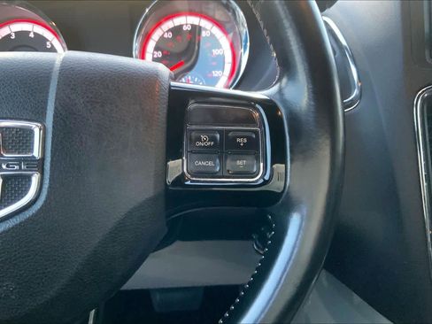 Used 2020 Dodge Grand Caravan SXT image 25