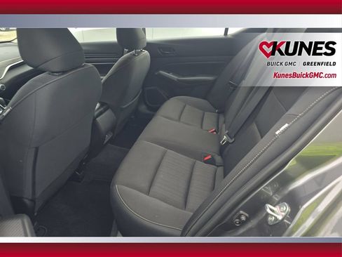 Used 2024 Nissan Altima 2.5 SV FWD image 26