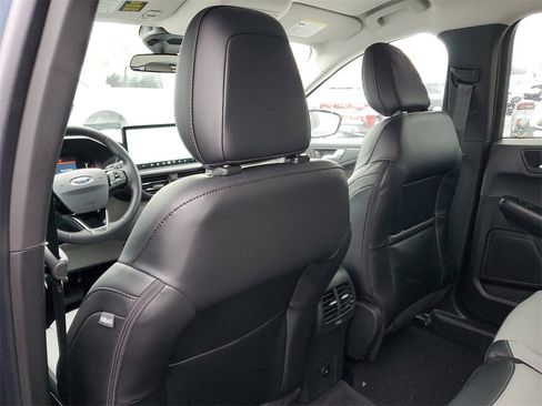 New 2026 Ford Escape SE image 25