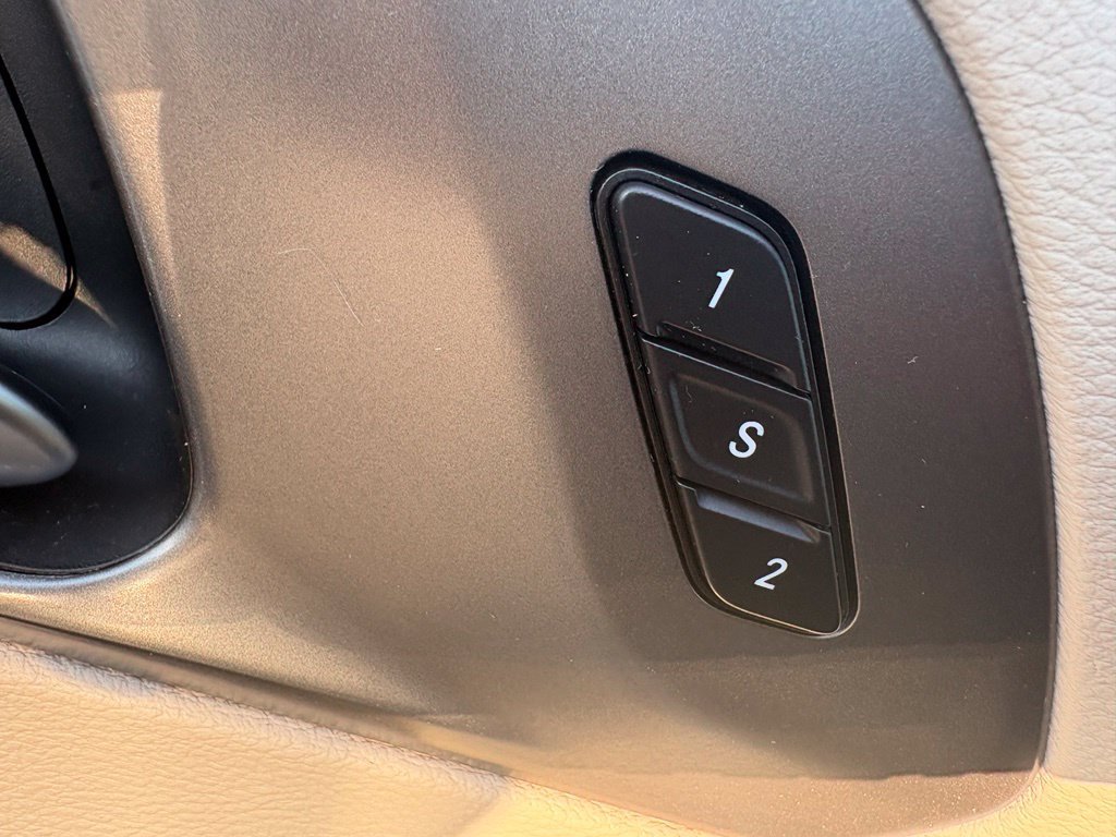Used 2022 Chrysler Pacifica Touring-L FWD image 30