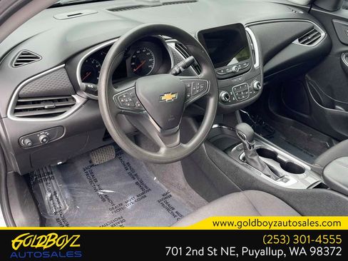 Used 2025 Chevrolet Malibu LT FWD image 13